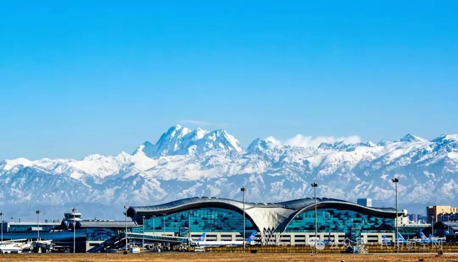 圖1：烏魯木齊國(guó)際機(jī)場(chǎng)全景圖_副本.jpg
